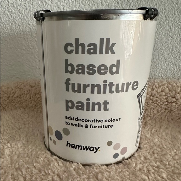 CHALK BASED FURNITURE PAINT. NWOT   CANDY RED.  HEMWAY - Picture 1 of 5